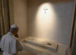 Папа Лъв XIV се моли на гроба на предшественика си Франциск в църквата
