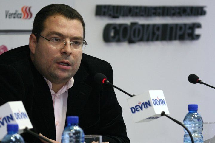 Евгени Кръстев