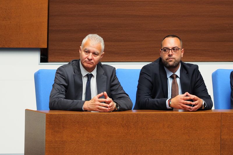 Пламен Тончев и Пламен Костов (избран за секретар)