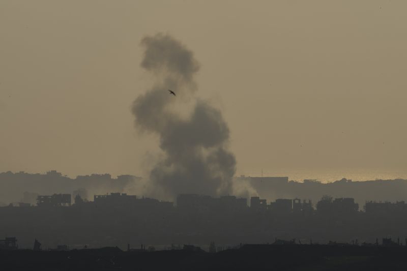 Дим над Ивицата Газа след израелска бомбардировка