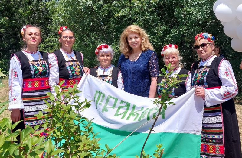 Илияна Йотова