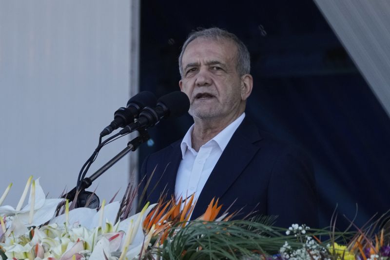 Иранския президент Масуд Пезешкиан