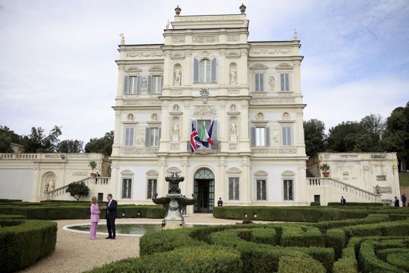 Вила Дория Памфили