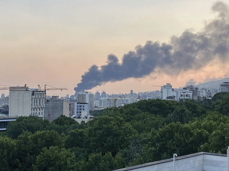 Израел удари иранската държавна телевизия в столицата Техеран 