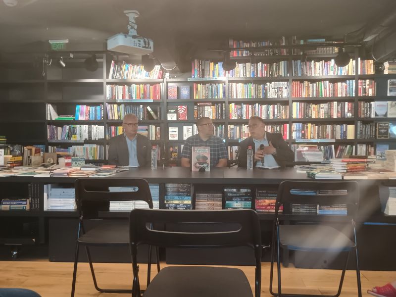 Представяне – Момчил Методиев 