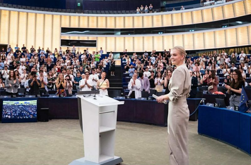 Даша Навалная