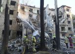 Пожар в жилищна сграда след руска атака в Киев