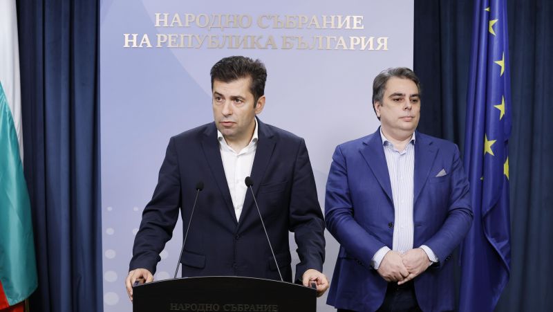 Кирил петков и Асен Василев