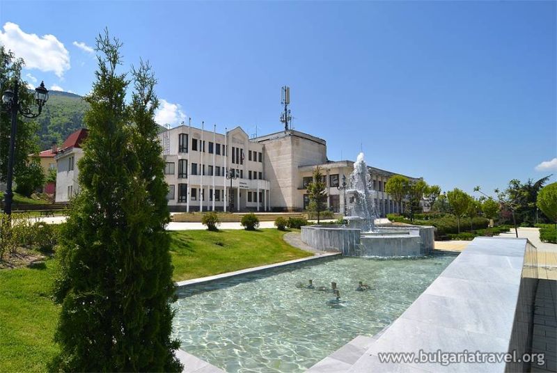 Сапарева баня