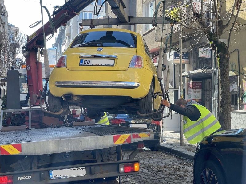 Общински паяк вдига кола в София