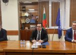  Благой Голубарев (член на КЕВР), Пламен Младеновски (председател на КЕВР) и Таско Ерменков (член на КЕВР)