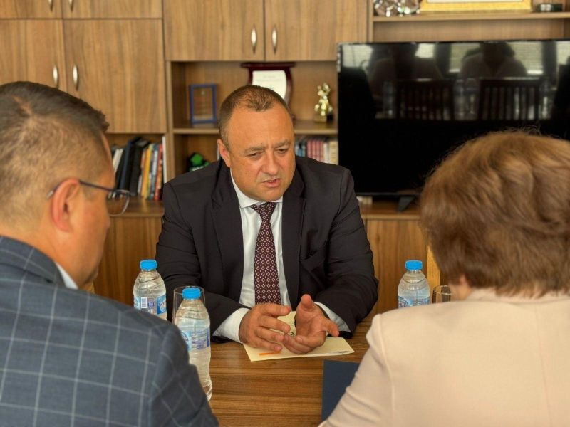 Иван Иванов