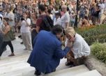 Асен Василев отиде при сестрата на Благо Коцев, след като тя говори на протеста