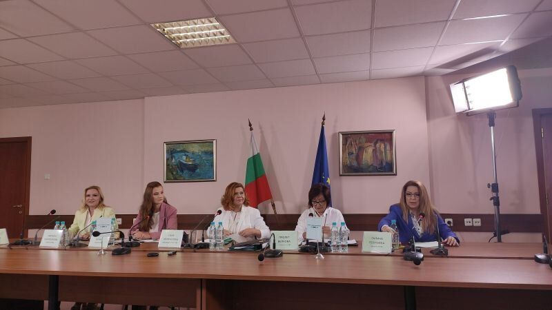 Членовете на СЕМ