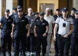 Благомир Коцев влиза в съдебната зала със съдебна охрана