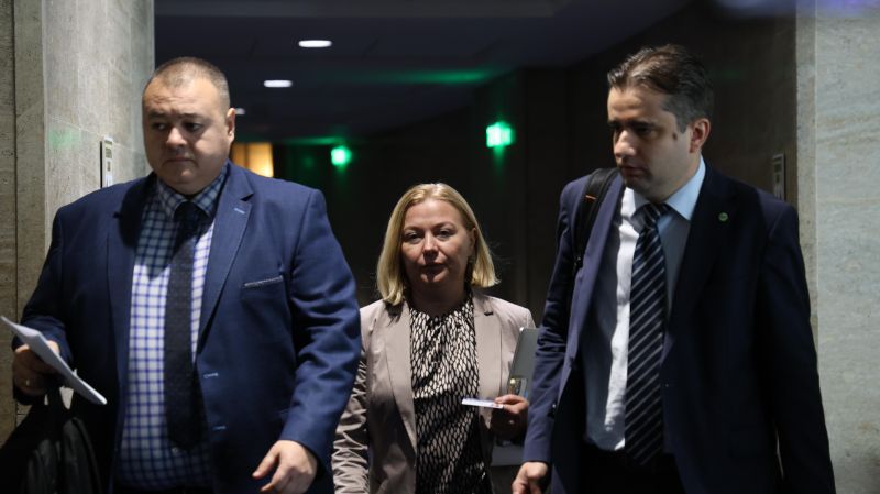 Свилен Трифонов, Надежда Йорданова и Божидар Божанов в парламента