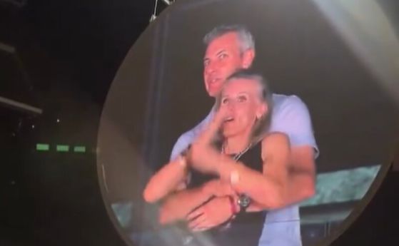Камера на концерт на Coldplay хвана в изневяра шефа на компанията Astonomer със служителка (видео)