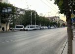 Кордон от полицейски автомобили на бул. ''Васил Левски''