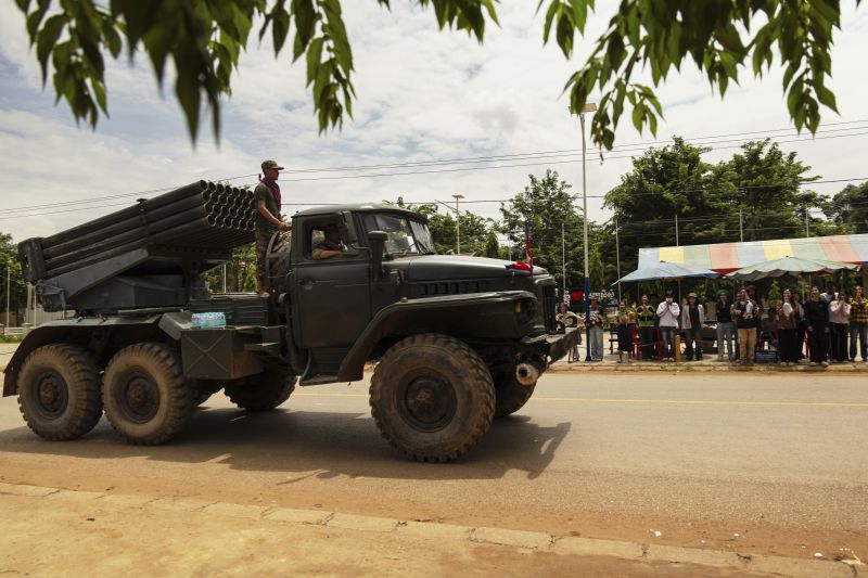 Тайланд и Камбоджа се споразумяха да не разполагат допълнителни войски по границата си