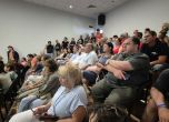 Най-голямата зала в община Каварна се оказа тясна да побере всички дошли на общественото обсъждане днес