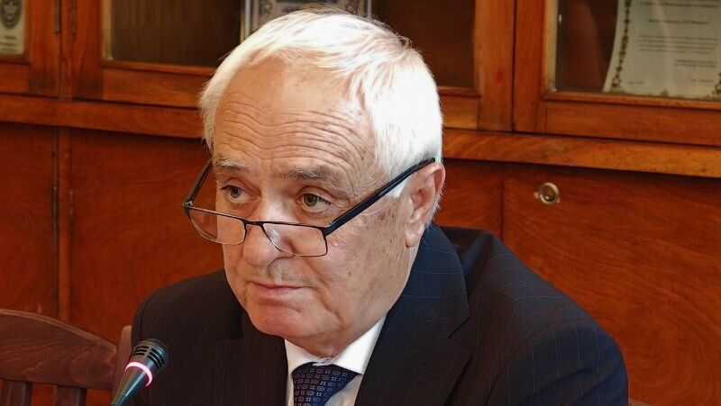 Министърът на отбраната Атанас Запрянов