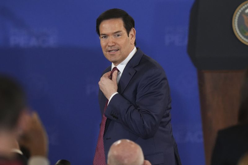 Държавният секретар на САЩ Марко Рубио в Аляска, 15 август 2025 г. Снимка: АП/Jae C. Hong