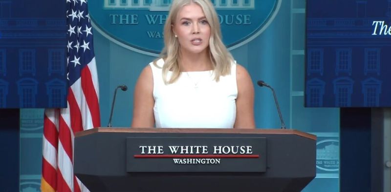 Карълайн Ливит