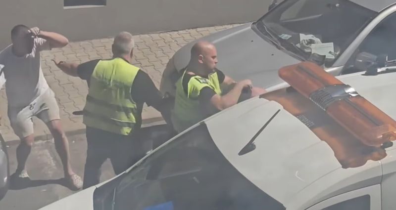 Служители на ЦГМ и двама мъже се сбиха в центъра на София