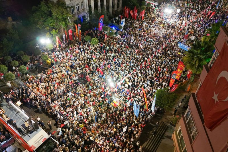 Митингът в подкрепа на Екрем Имамоглу снощи.