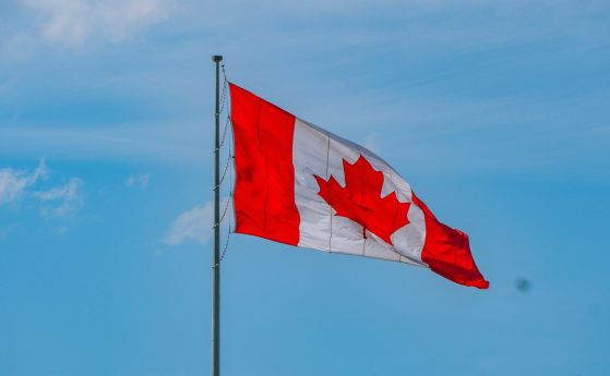 Ден 178: Кленово листо на ръкава. Канадските дневници на Райна Александрова