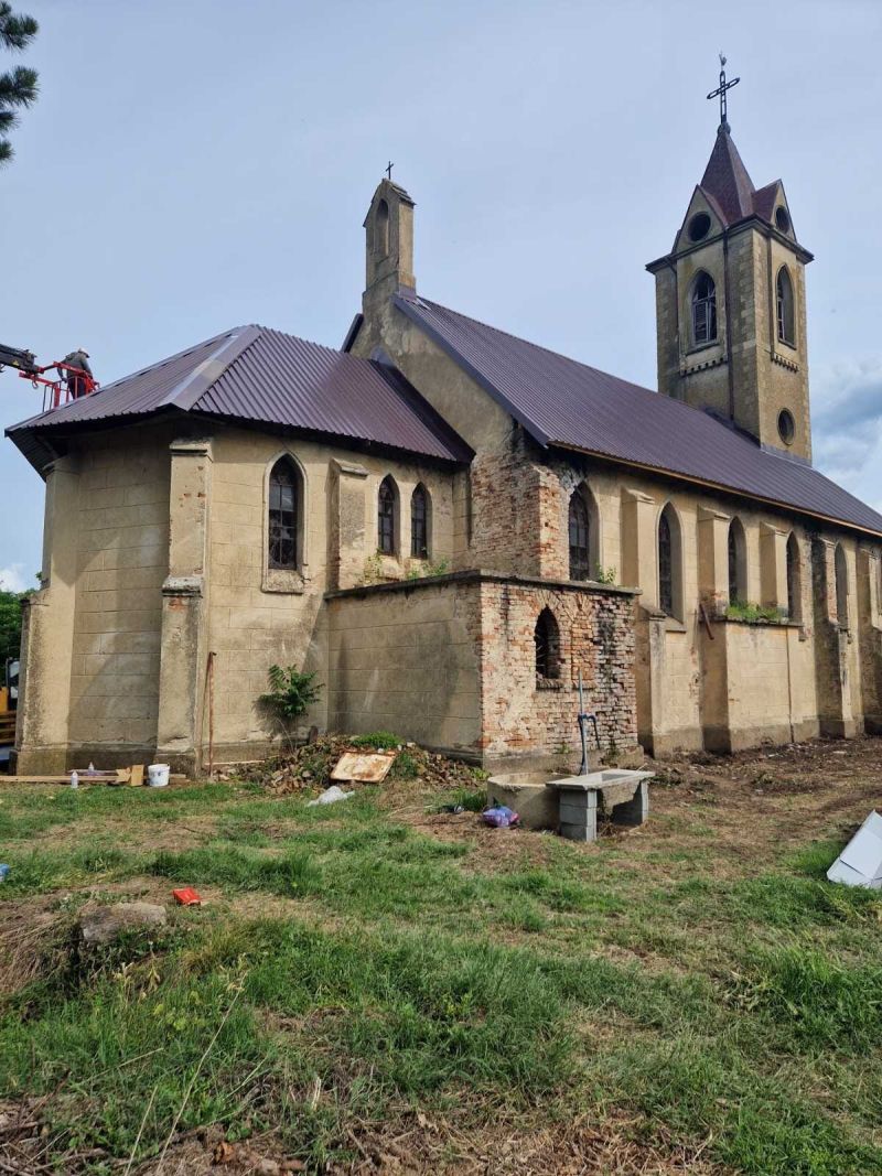 Католическият храм ''Дева Мария – Майка на Светата надежда''