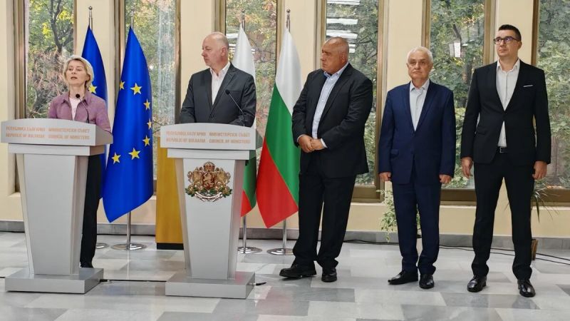 Брифингът на Урсула фон дер Лайен и българските й домакини след посещението в Сопот