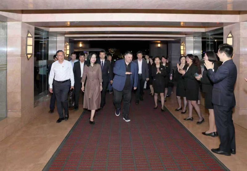 Атанас Зафиров в Китай, води делегация на БСП