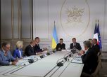 От ляво надясно: Премиерът на Белгия Барт де Вевер, председателят на Европейската комисия Урсула фон дер Лайен, премиерът на Полша Доналд Туск, президентът на Финландия Александер Стуб, президентът на Украйна Володимир Зеленски и френският президент Еманю