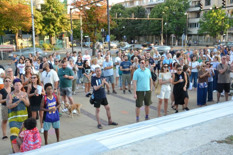 Варненци излязоха за осми път на протест в подкрепа на Благомир Коцев