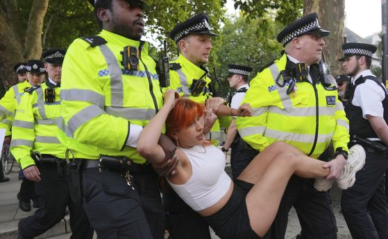 Стотици арестувани след протест в подкрепа на палестинска групировка в Лондон