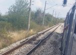 Влак от Пловдив за София закъса насред полето заради накъдрени релси