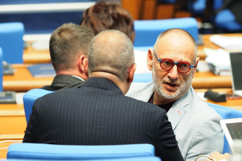 Любен Дилов 