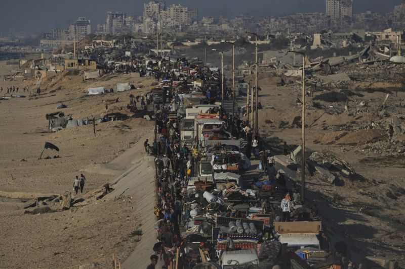 Колона от разселени палестинци