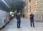 Изглежда полицаите чакат работният ден на Делян Пеевски да приключи
