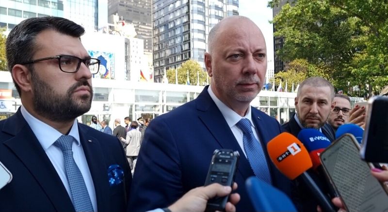 Премиерът Росен Желязков и министърът на външните работи Георг Георгиев на брифинг пред български медии в централата на ООН. Снимка: Анелия Пенкова/БТА