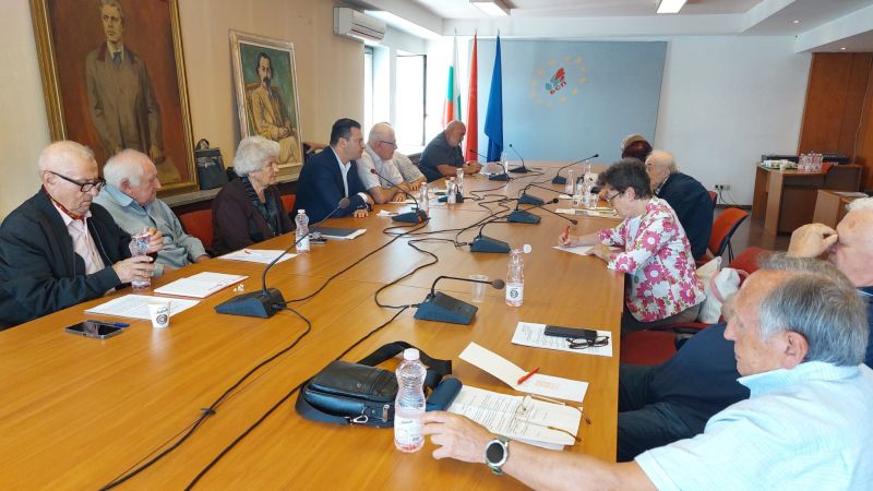 Калоян Паргов на среща с ветерани на партията