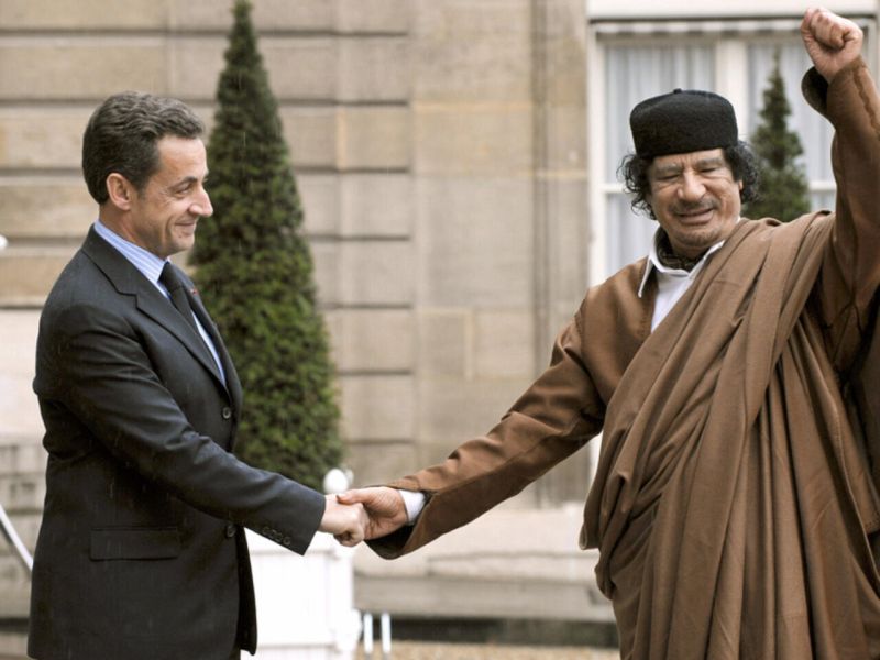 Саркози с Кадафи