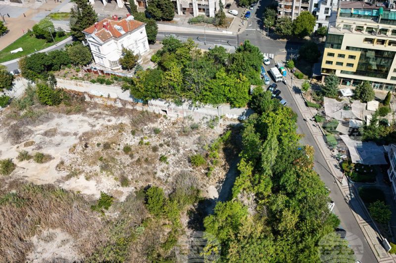 Дупката в Бургас