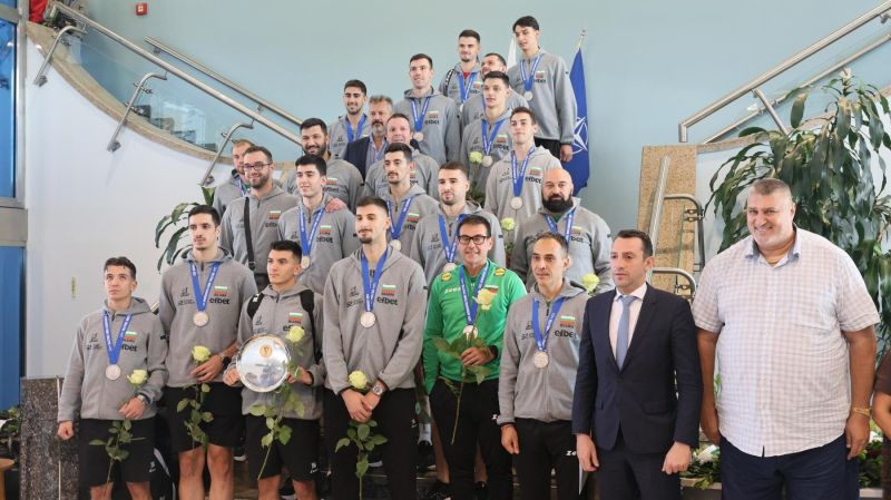 България посрещна своите герои.