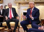 Президентът на САЩ Доналд Тръмп и турският президент Реджеп Тайип Ердоган по време на срещата им в Белия дом/.