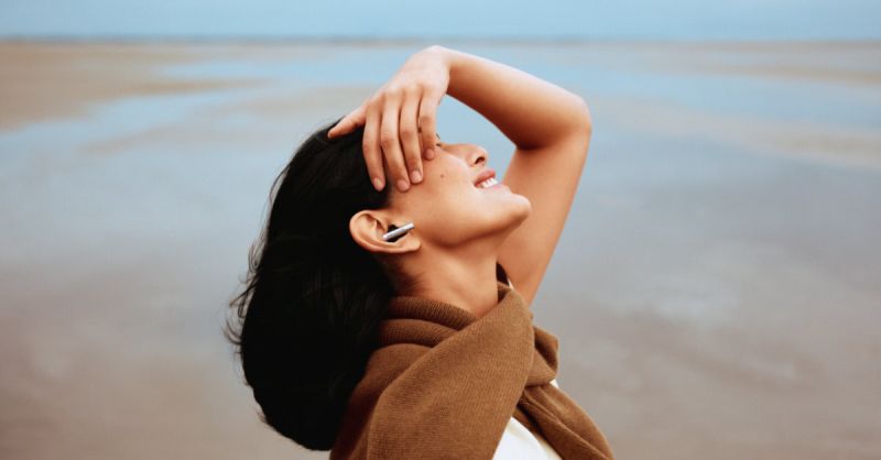 Звукът на бъдещето: Bang & Olufsen създаде Beo Grace, есенцията на цял век дизайн, въплатена в елегантни безжични слушалки