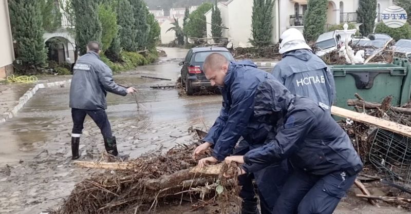В района продължава да вали - БТА