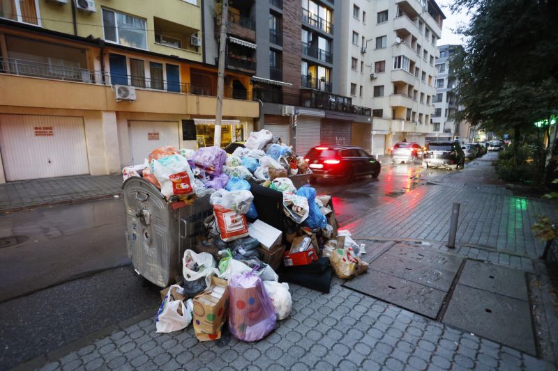 В Люлин и Красно село има кризисна ситуация с кофите