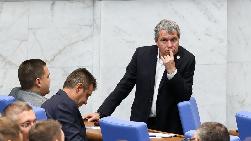 Тошко Йорданов в пленарната зала